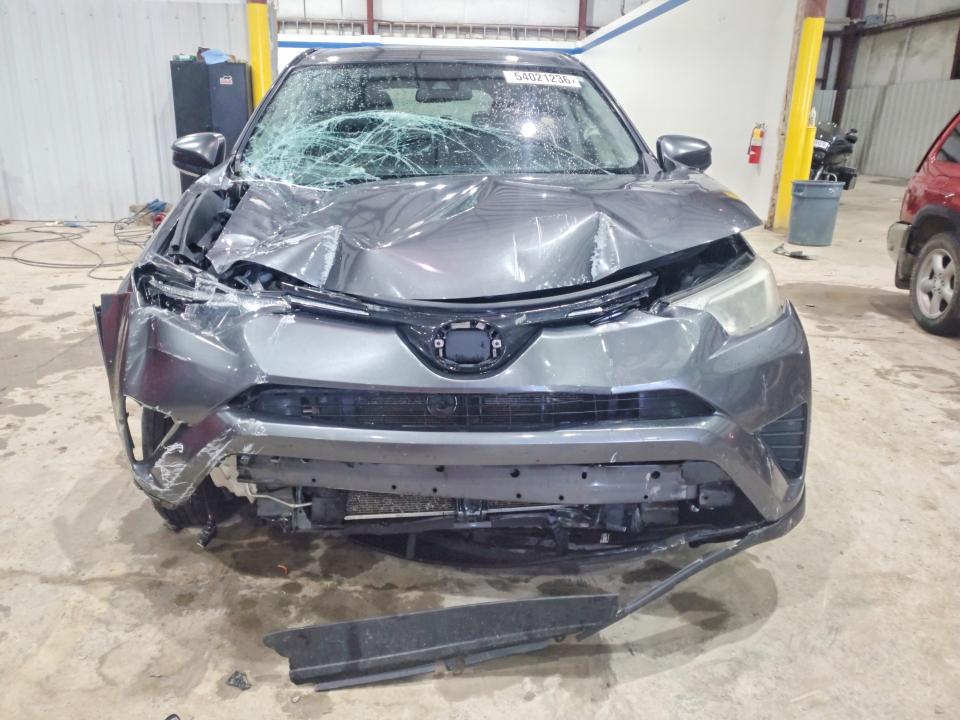 Auction sale of the 2018 Toyota Rav4, vin: JTMZFREV2JJ195187, lot number: 54021236