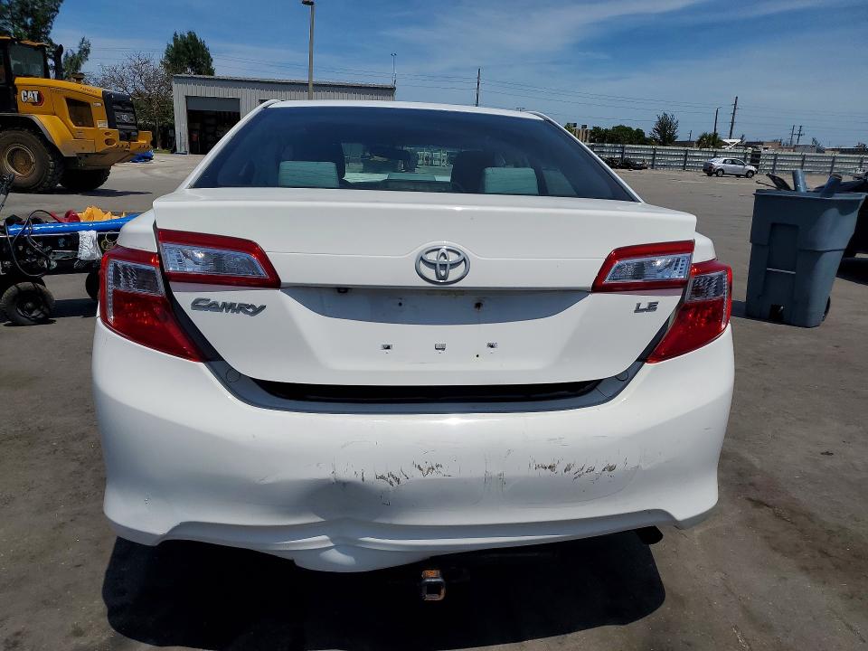 52665986 :رقم المزاد ، 4T4BF1FK4ER398126 vin ، 2014 Toyota Camry مزاد بيع