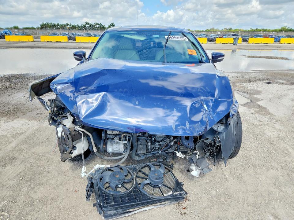 54394506 :رقم المزاد ، 1VWBH7A39DC102627 vin ، 2013 Volkswagen Passat مزاد بيع