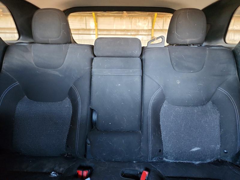 53830156 :رقم المزاد ، 1C4PJLCX6KD340870 vin ، 2019 Jeep Cherokee مزاد بيع