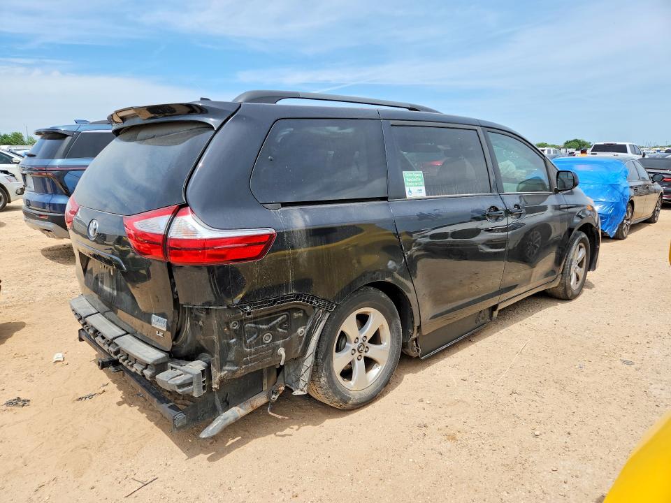 53821786 :رقم المزاد ، 5TDKZ3DC6JS915325 vin ، 2018 Toyota Sienna مزاد بيع