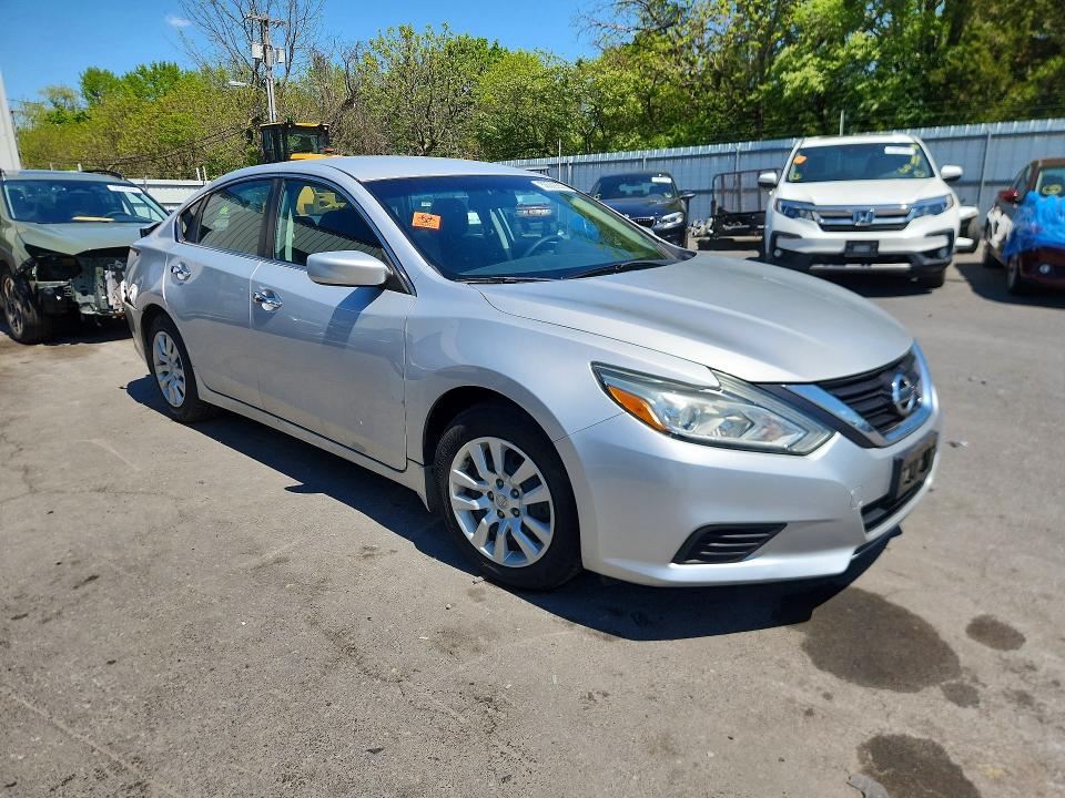 2017 Nissan Altima მანქანა იყიდება აუქციონზე, vin: 1N4AL3AP3HC496811, აუქციონის ნომერი: 52229256