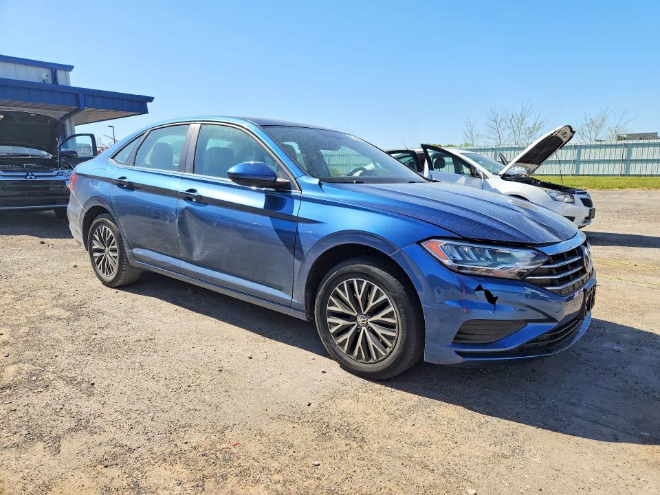 53368486 :رقم المزاد ، 3VWCB7BU2LM008390 vin ، 2020 Volkswagen Jetta مزاد بيع