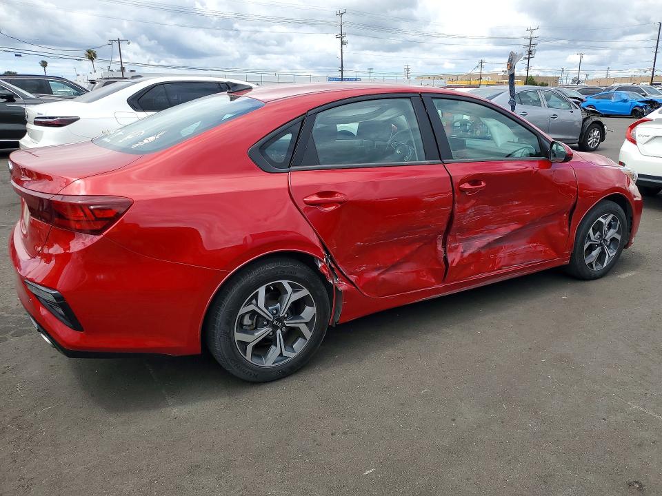 2021 Kia Forte მანქანა იყიდება აუქციონზე, vin: 3KPF24AD5ME405815, აუქციონის ნომერი: 52426946