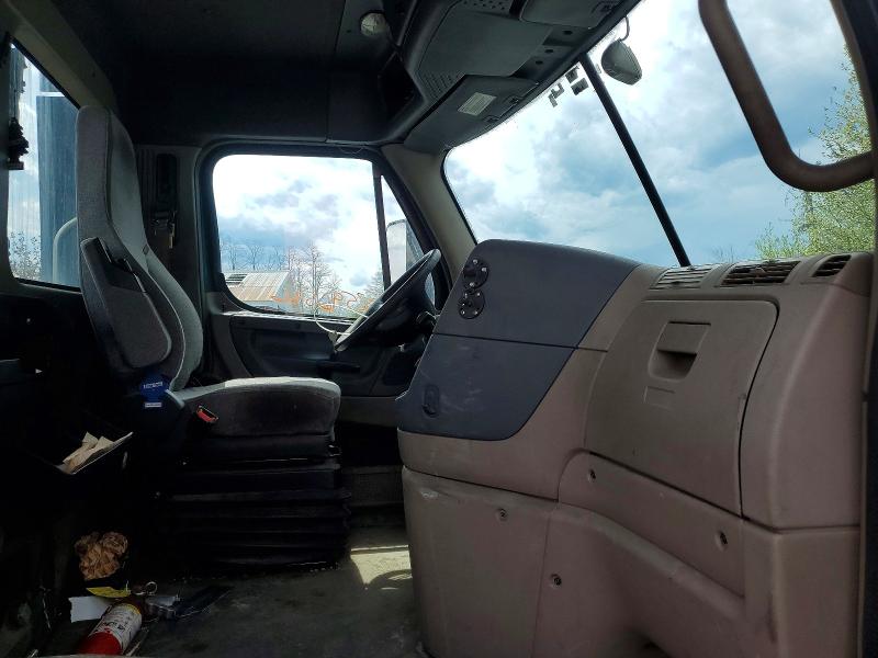 Продажа на аукционе авто 2018 Freigliner Cascadia 113, vin: 3AKBGADV4JSJL4555, номер лота: 52596586