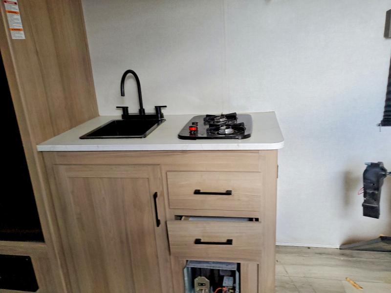 51518786 :رقم المزاد ، 4YDTCMG1XSM931110 vin ، 2025 Keystone Rv Coleman مزاد بيع