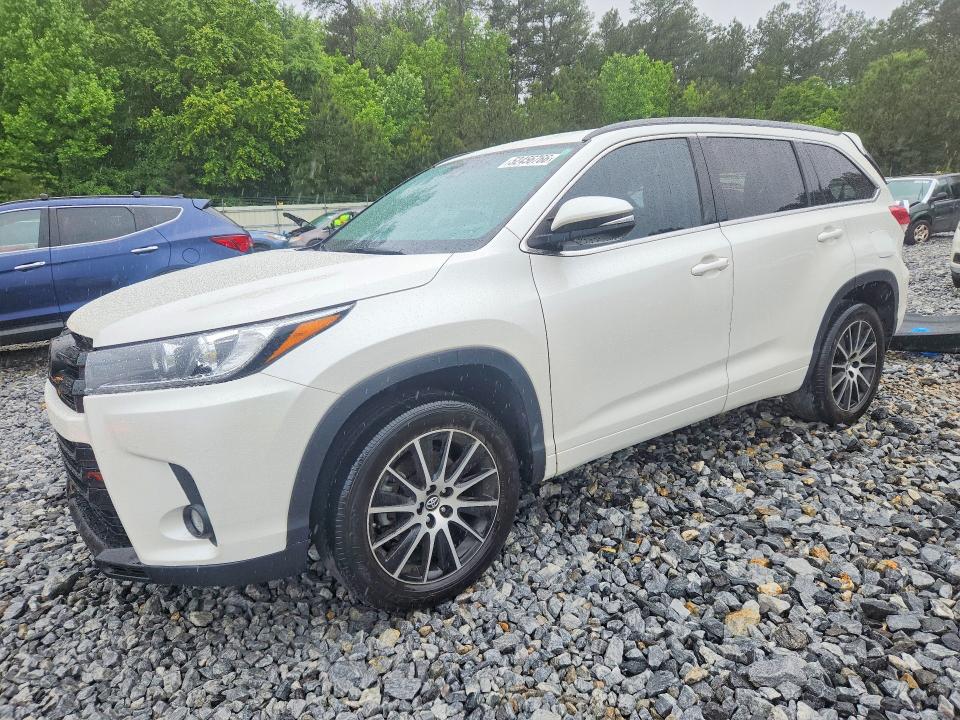 52456766 :رقم المزاد ، 5TDKZRFH7JS532618 vin ، 2018 Toyota Highlander مزاد بيع