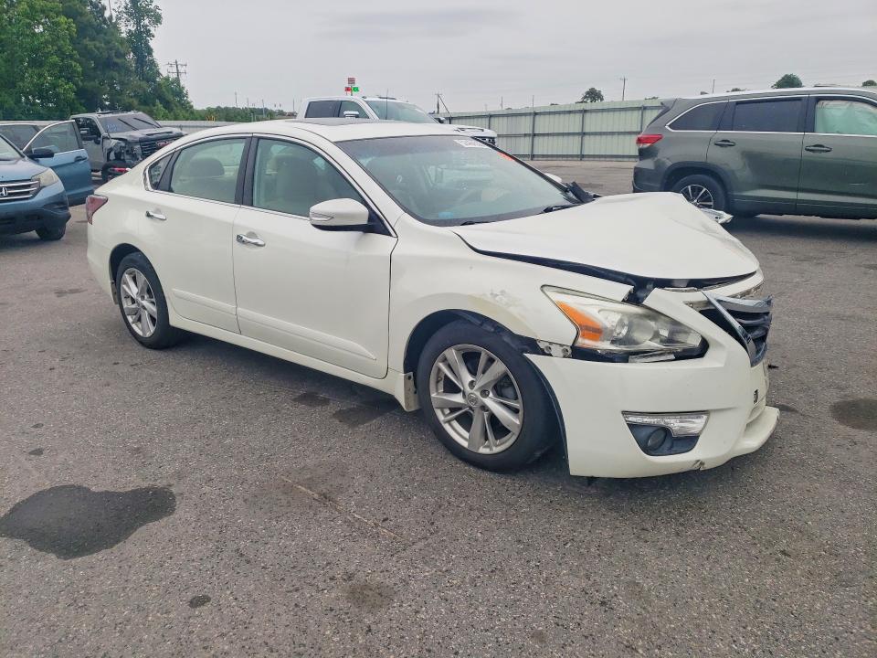 2015 Nissan Altima მანქანა იყიდება აუქციონზე, vin: 1N4AL3AP7FC145851, აუქციონის ნომერი: 52464536