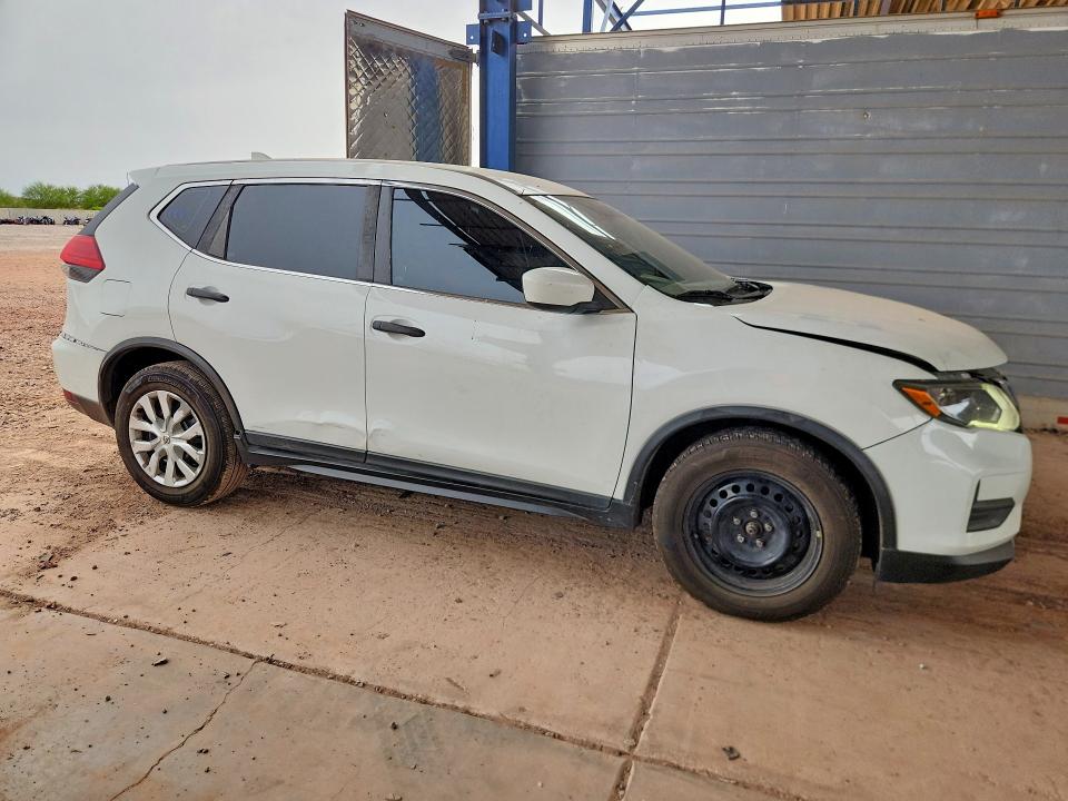 2017 Nissan Rogue მანქანა იყიდება აუქციონზე, vin: KNMAT2MT5HP544301, აუქციონის ნომერი: 52370306