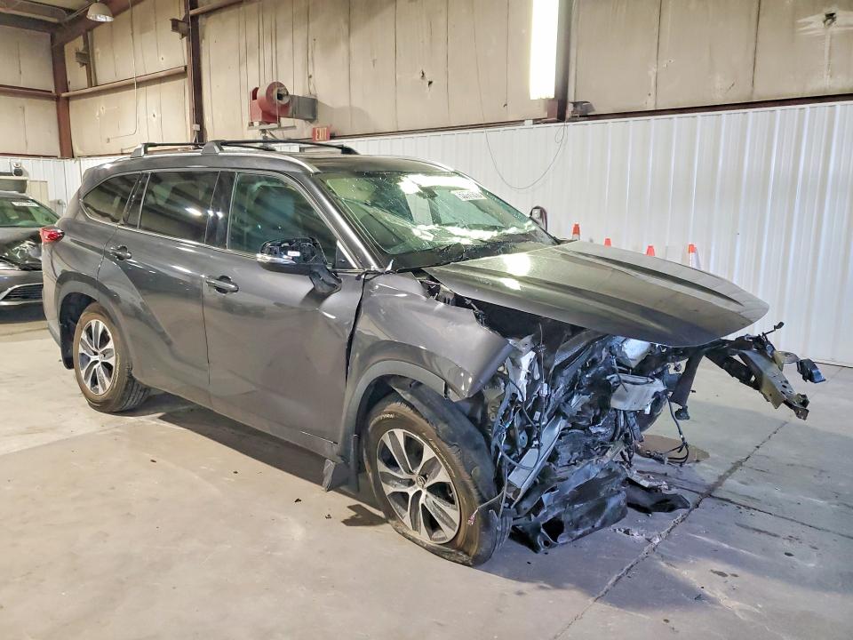 Продажа на аукционе авто 2021 Toyota Highlander, vin: 5TDHZRBH2MS065189, номер лота: 53761816