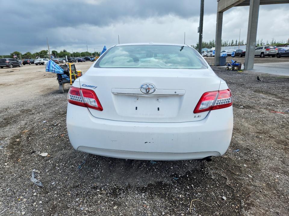 53739786 :رقم المزاد ، 4T1BF3EK0BU673882 vin ، 2011 Toyota Camry مزاد بيع