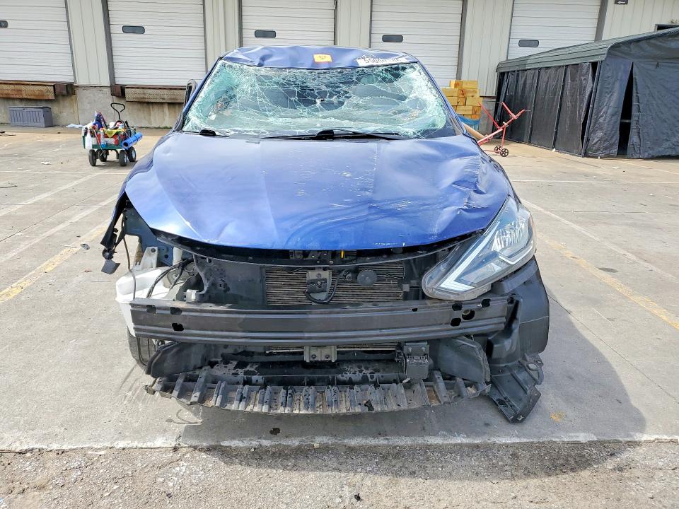 55000186 :رقم المزاد ، 3N1AB7AP8JY342387 vin ، 2018 Nissan Sentra مزاد بيع