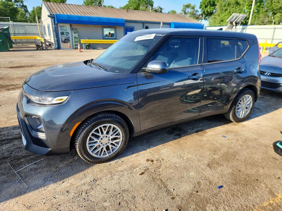 2021 Kia Soul მანქანა იყიდება აუქციონზე, vin: KNDJ23AU3M7754265, აუქციონის ნომერი: 52019466