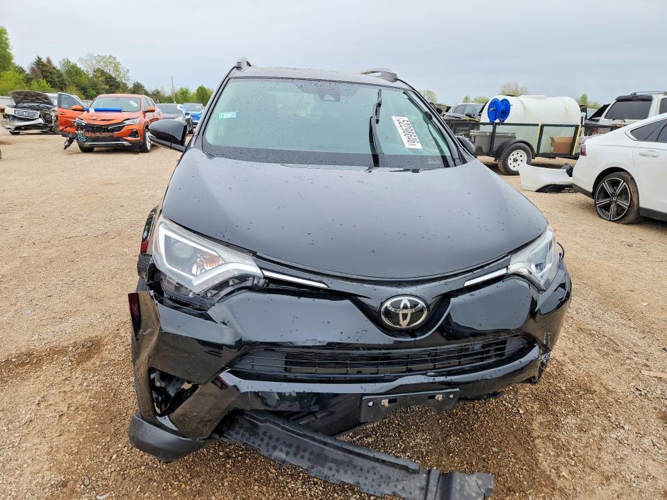 52298646 :رقم المزاد ، 2T3RFREV5JW831697 vin ، 2018 Toyota Rav4 مزاد بيع