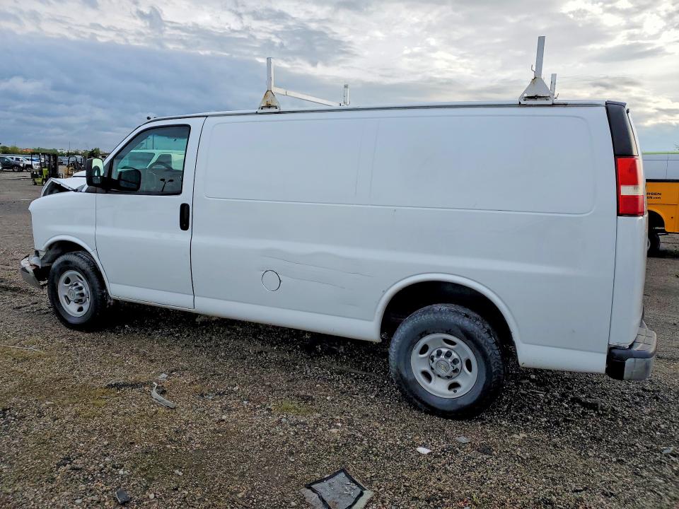 52020596 :رقم المزاد ، 1GCWGFCA0E1162290 vin ، 2014 Chev Express G2500 مزاد بيع
