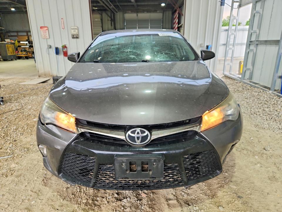 52680316 :رقم المزاد ، 4T1BF1FK6HU375574 vin ، 2017 Toyota Camry مزاد بيع