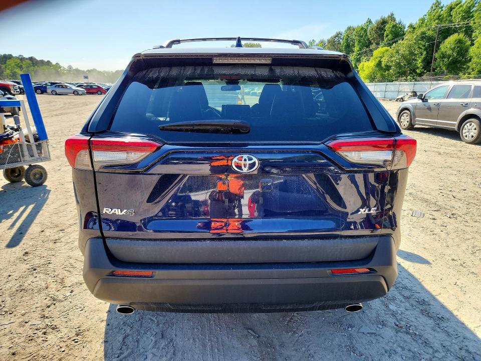 52139666 :رقم المزاد ، 2T3C1RFV7MW142087 vin ، 2021 Toyota Rav4 مزاد بيع