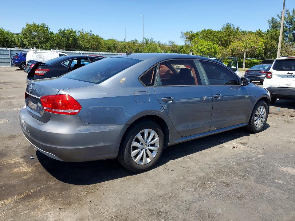 Продажа на аукционе авто 2013 Volkswagen Passat, vin: 1VWAH7A30DC093294, номер лота: 52099176