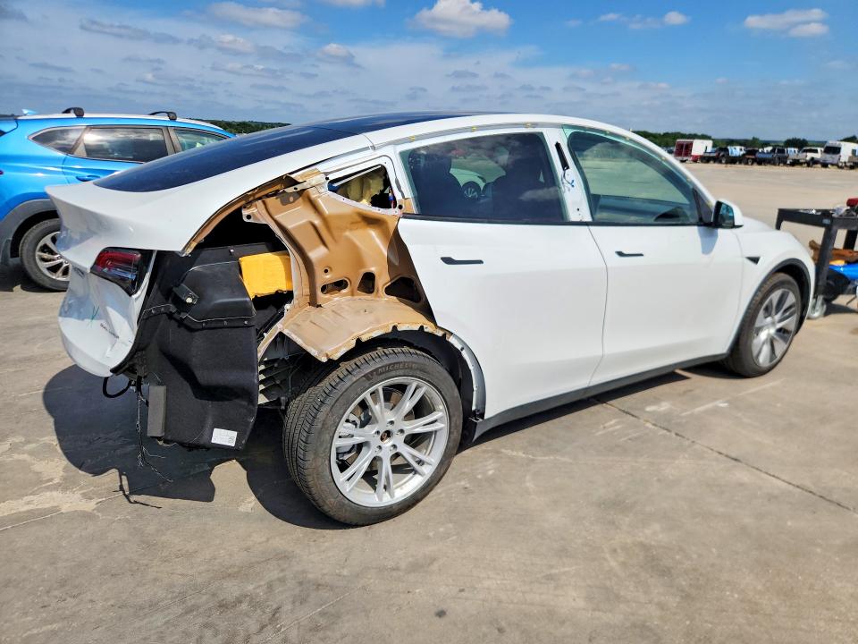 54055886 :رقم المزاد ، 7SAYGDEE7NF420344 vin ، 2022 Tesla Model Y مزاد بيع