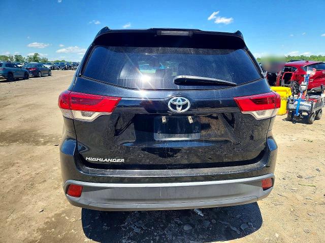 55101076 :رقم المزاد ، 5TDZARFH7HS023807 vin ، 2017 Toyota Highlander مزاد بيع
