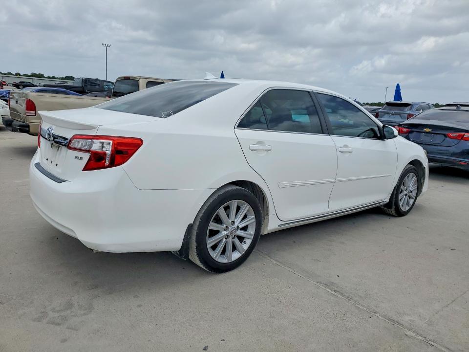 54059436 :رقم المزاد ، 4T1BK1FKXEU539433 vin ، 2014 Toyota Camry مزاد بيع