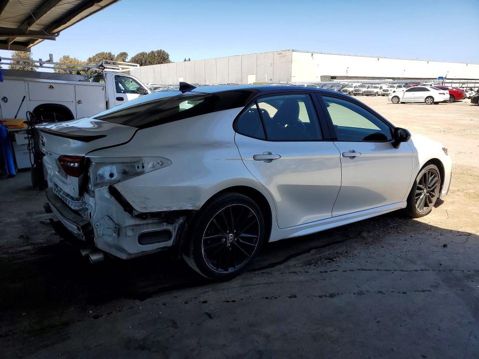 2022 Toyota Camry მანქანა იყიდება აუქციონზე, vin: 4T1K61AK3NU038704, აუქციონის ნომერი: 53839026