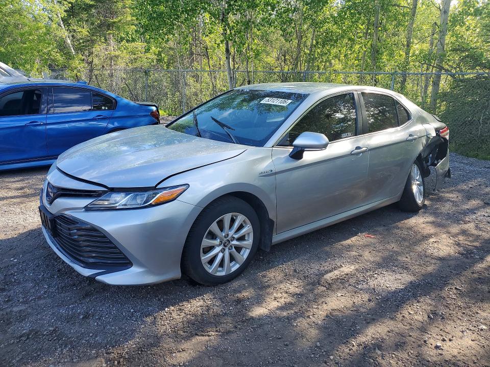 53121106 :رقم المزاد ، 4T1B31HK1JU003653 vin ، 2018 Toyota Camry مزاد بيع
