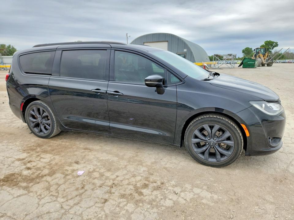 Продажа на аукционе авто 2018 Chrysler Pacifica, vin: 2C4RC1GG4JR194420, номер лота: 52204946