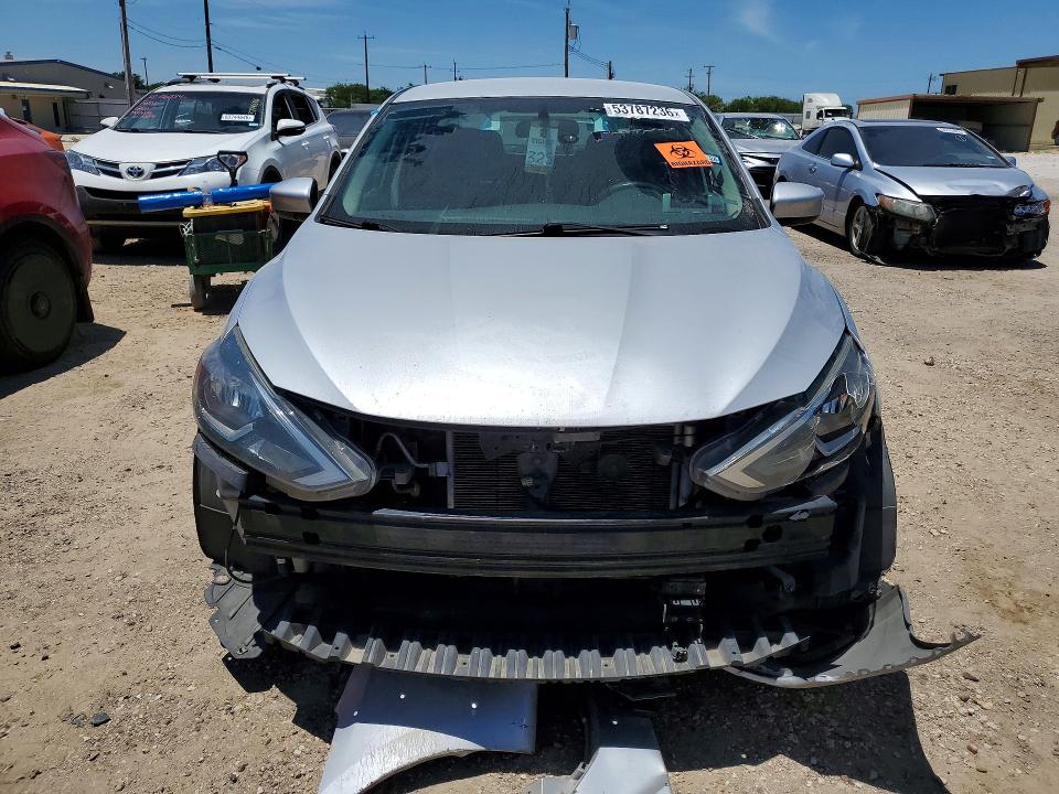 53787236 :رقم المزاد ، 3N1AB7AP1JY267063 vin ، 2018 Nissan Sentra مزاد بيع