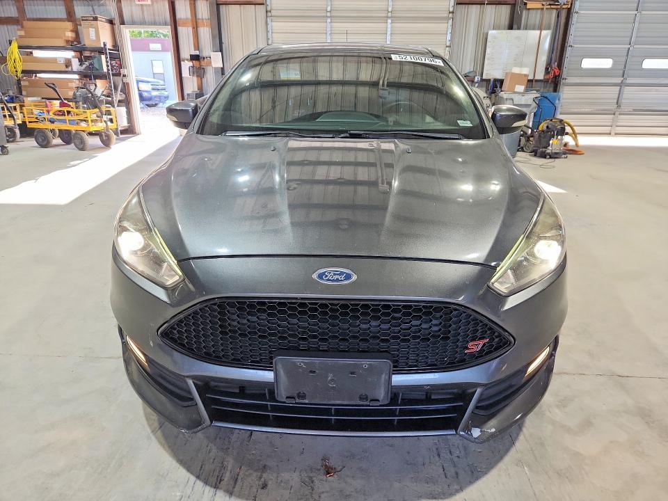 52100796 :رقم المزاد ، 1FADP3L99HL211514 vin ، 2017 Ford Focus مزاد بيع