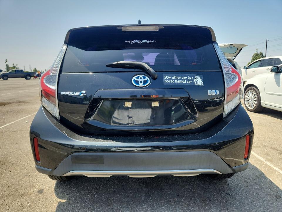 53073106 :رقم المزاد ، JTDKDTB34J1611182 vin ، 2018 Toyota Prius C مزاد بيع