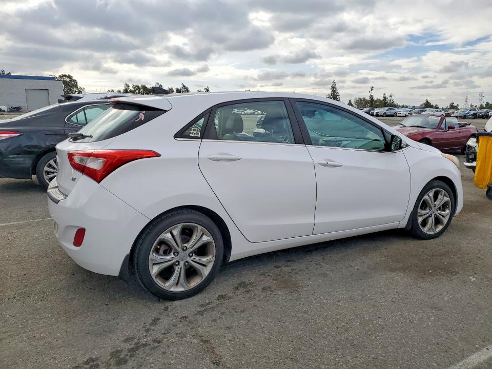2014 Hyundai Elantra Gt მანქანა იყიდება აუქციონზე, vin: KMHD35LH0EU229202, აუქციონის ნომერი: 51036226