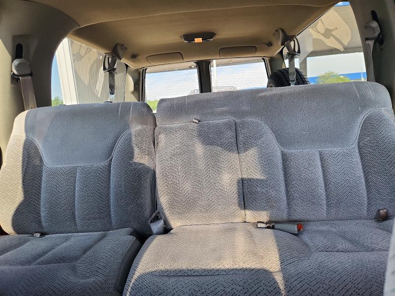 1998 Chevrolet Suburban მანქანა იყიდება აუქციონზე, vin: 3GNFK16R3WG146064, აუქციონის ნომერი: 54371696