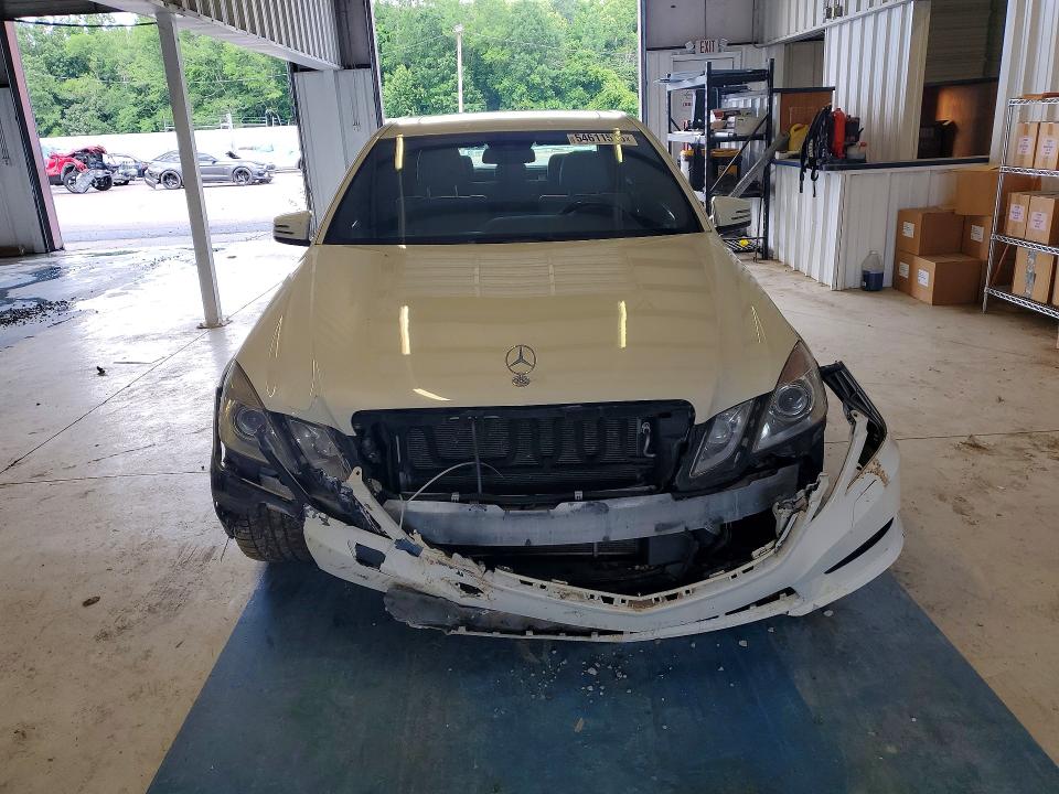 54611536 :رقم المزاد ، WDDHF8HB8AA176740 vin ، 2010 Mercedes-benz E مزاد بيع