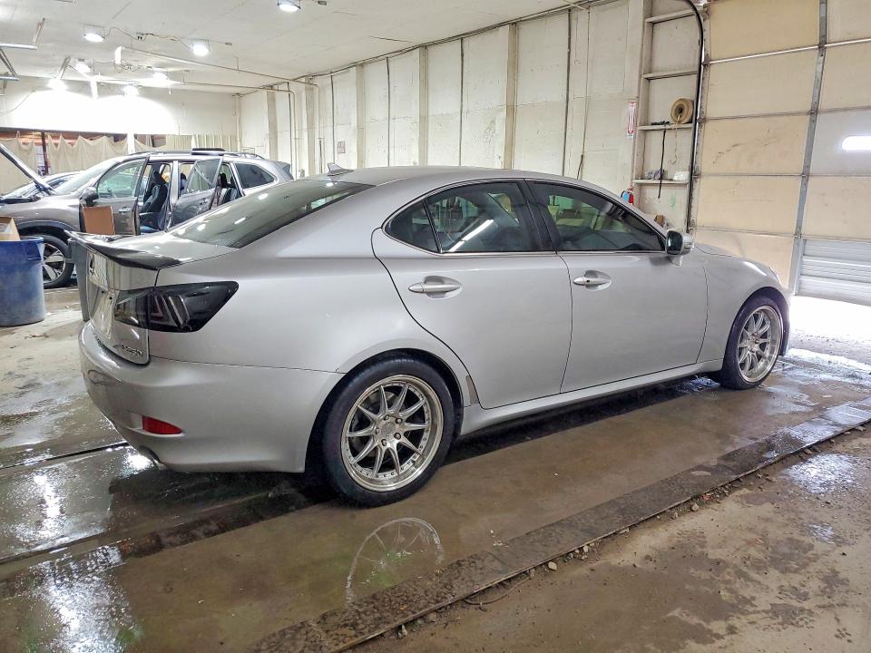 52078246 :رقم المزاد ، JTHBF5C22B2101919 vin ، 2011 Lexus Is مزاد بيع