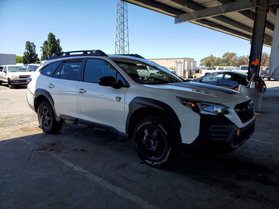 53635546 :رقم المزاد ، 4S4BTGUD3N3230395 vin ، 2022 Subaru Outback مزاد بيع
