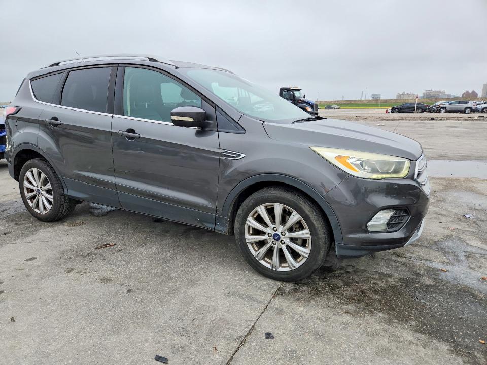 53031446 :رقم المزاد ، 1FMCU0JD1HUC94902 vin ، 2017 Ford Escape مزاد بيع