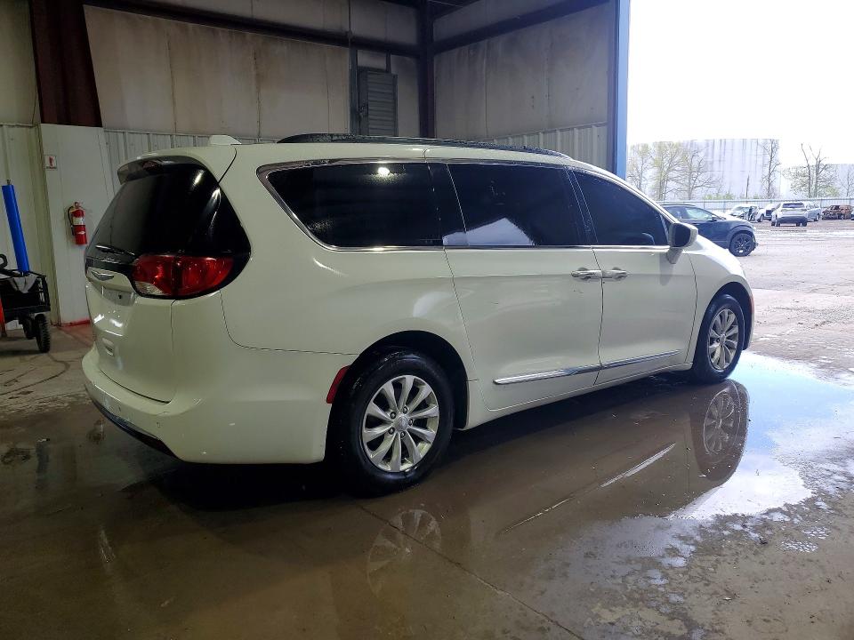 Продажа на аукционе авто 2017 Chrysler Pacifica, vin: 2C4RC1BG3HR576181, номер лота: 52987226