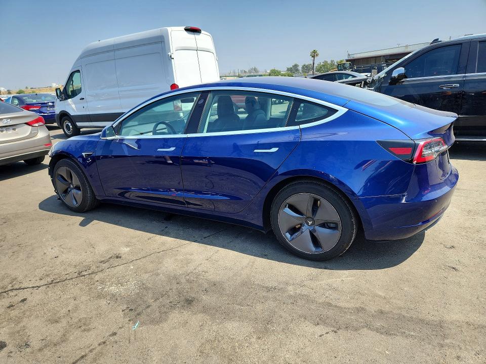 53102236 :رقم المزاد ، 5YJ3E1EB0JF130751 vin ، 2018 Tesla Model 3 مزاد بيع