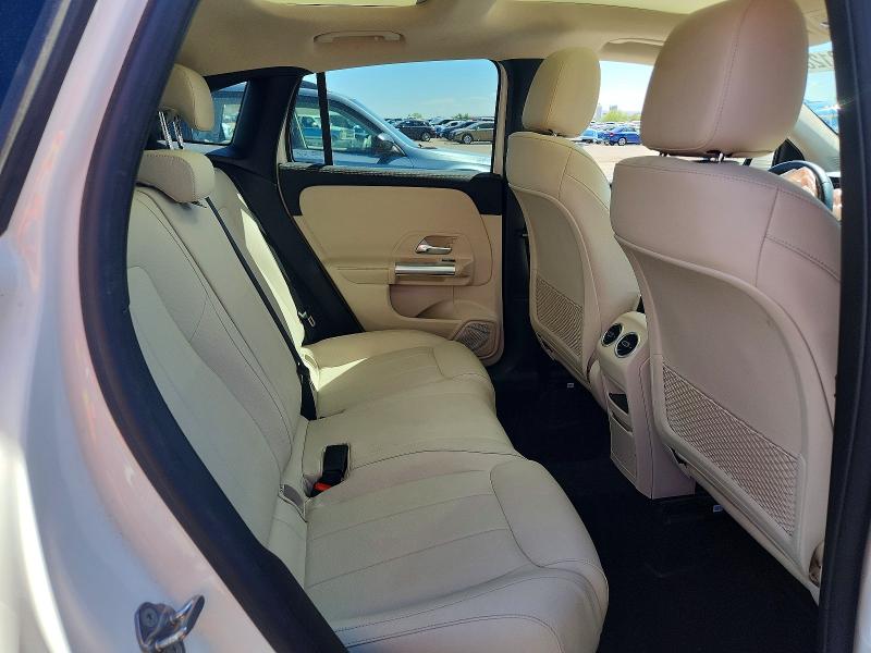 53128046 :رقم المزاد ، W1N4N4HBXNJ402070 vin ، 2022 Mercedes-benz Gla مزاد بيع