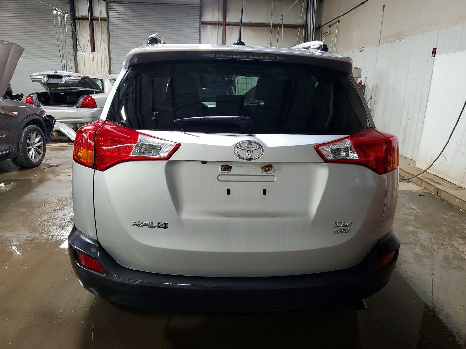 Продажа на аукционе авто 2015 Toyota Rav4, vin: JTMRFREV1FJ028309, номер лота: 51763286