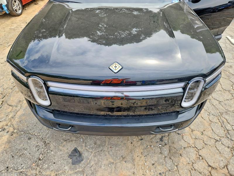 53181186 :رقم المزاد ، 7PDSGBBA7SN059096 vin ، 2025 Rivian R1s مزاد بيع