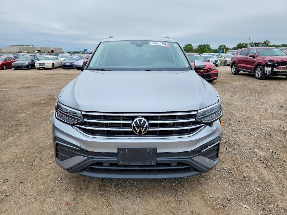 54450796 :رقم المزاد ، 3VV3B7AX2PM131645 vin ، 2023 Volkswagen Tiguan مزاد بيع