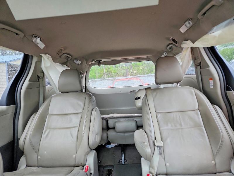 52701356 :رقم المزاد ، 5TDYK3DC0FS584117 vin ، 2015 Toyota Sienna مزاد بيع