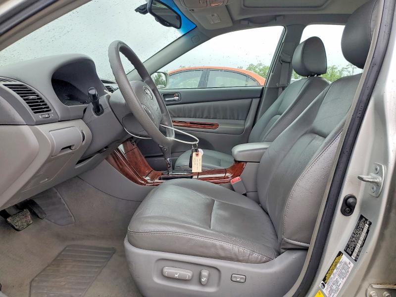 52813016 :رقم المزاد ، 4T1BE30K45U960690 vin ، 2005 Toyota Camry مزاد بيع