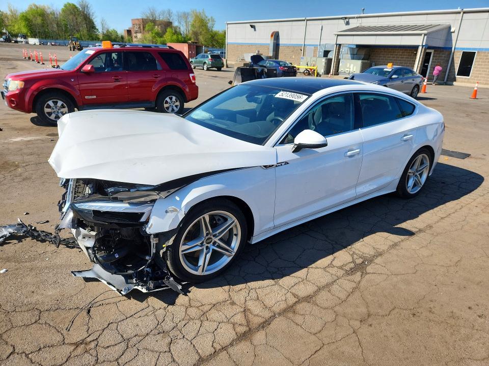 2022 Audi A5 მანქანა იყიდება აუქციონზე, vin: WAUFACF58NA018191, აუქციონის ნომერი: 52139056