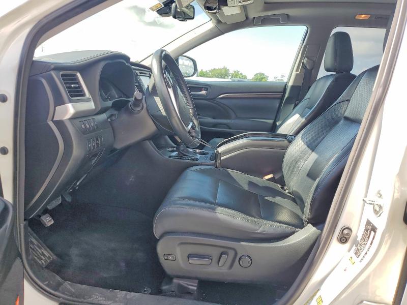 52812446 :رقم المزاد ، 5TDDKRFH5FS075585 vin ، 2015 Toyota Highlander مزاد بيع