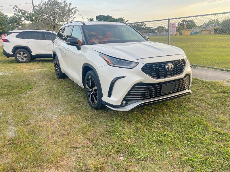 Продажа на аукционе авто 2021 Toyota Highlander, vin: 5TDJZRBH1MS132141, номер лота: 54778046