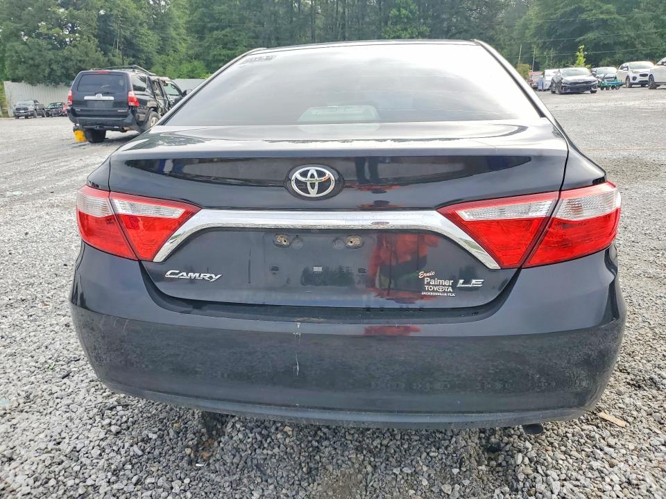 54878376 :رقم المزاد ، 4T1BF1FK7HU423633 vin ، 2017 Toyota Camry مزاد بيع