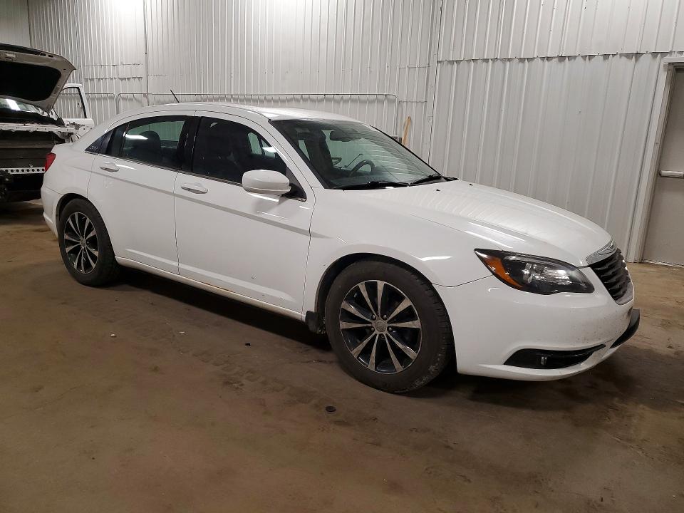 2013 Chrysler 200 მანქანა იყიდება აუქციონზე, vin: 1C3CCBCG7DN571006, აუქციონის ნომერი: 53750166